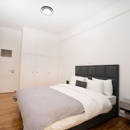 City Center Apt. On A Traffic Free Street Aten Exteriör bild